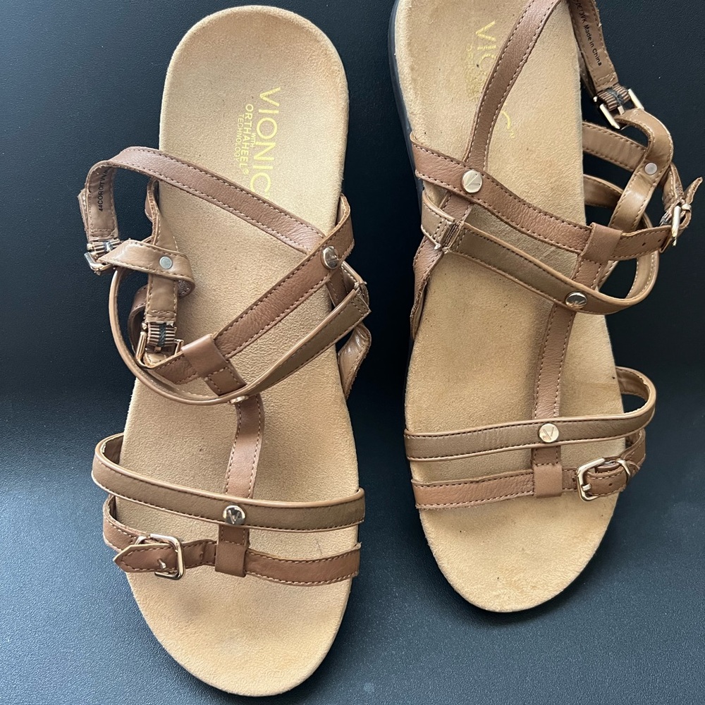 Vionic Women Orthaheel Strap Sandals. Size 10. Excellent condition-never worn.